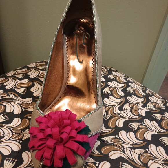 Poetic Licence London Pop Star Sandstone Flowers heel - Picture 2 of 3